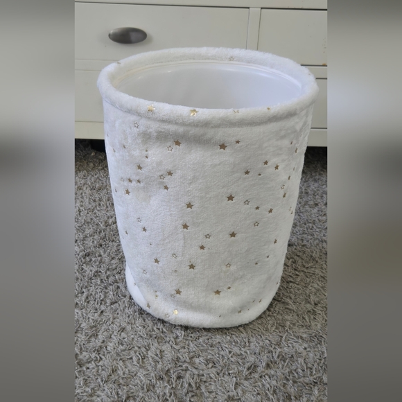 UGG Cream Starry Storage Bin - Picture 2 of 4